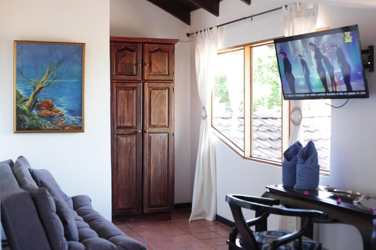 Hotel M&M Casa Blanca Playa Ocotal المظهر الخارجي الصورة